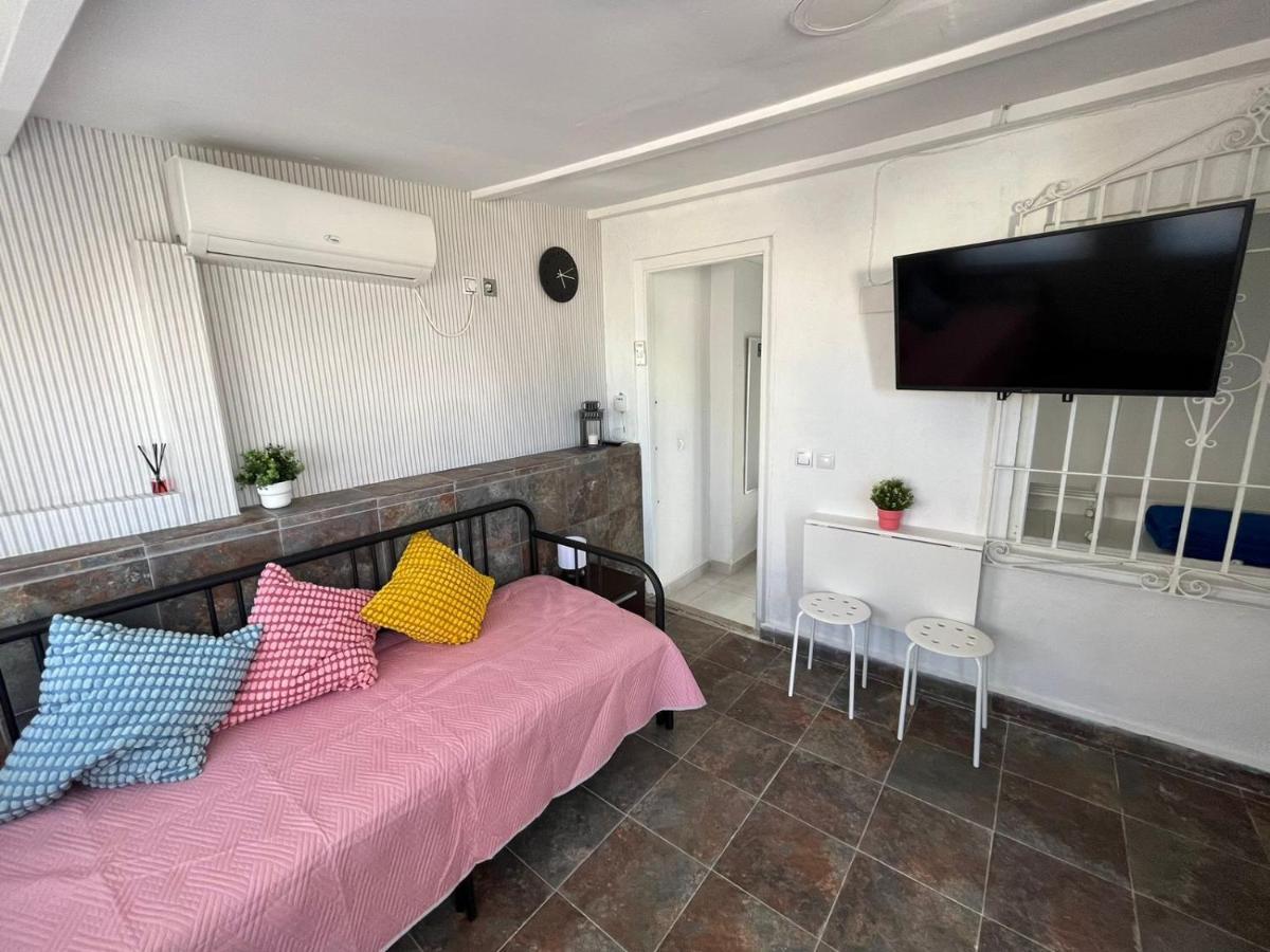 Habitacion Con Terraza En Аликанте Екстериор снимка