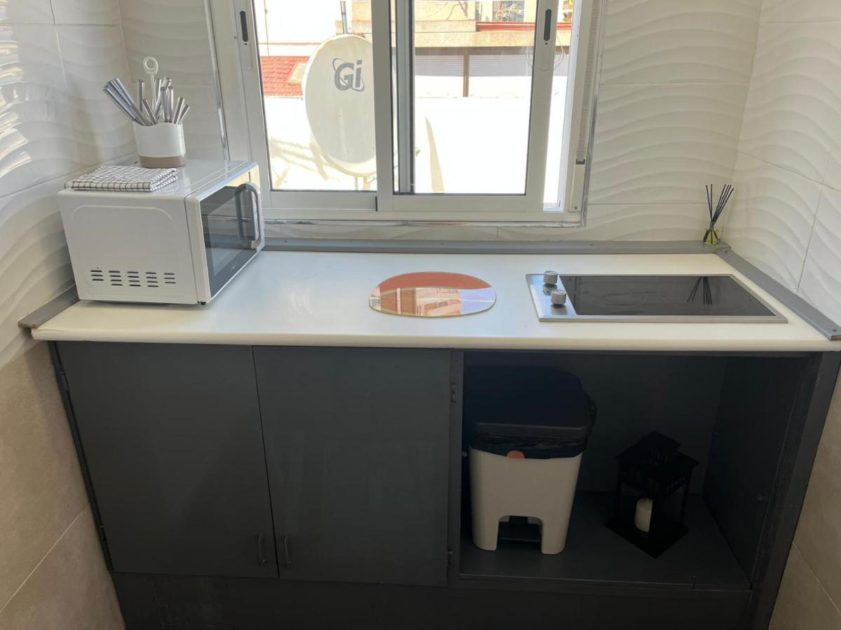 Habitacion Con Terraza En Аликанте Екстериор снимка