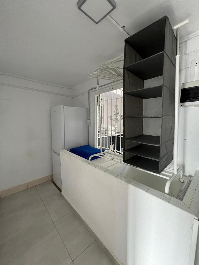 Habitacion Con Terraza En Аликанте Екстериор снимка