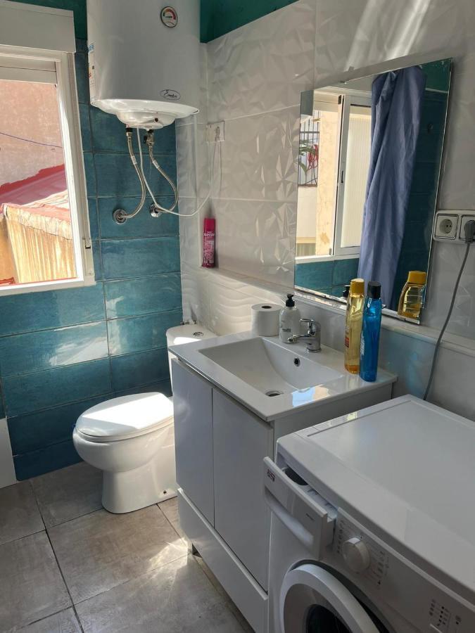 Habitacion Con Terraza En Аликанте Екстериор снимка