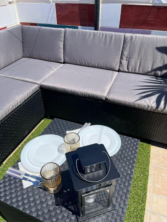 Habitacion Con Terraza En Аликанте Екстериор снимка