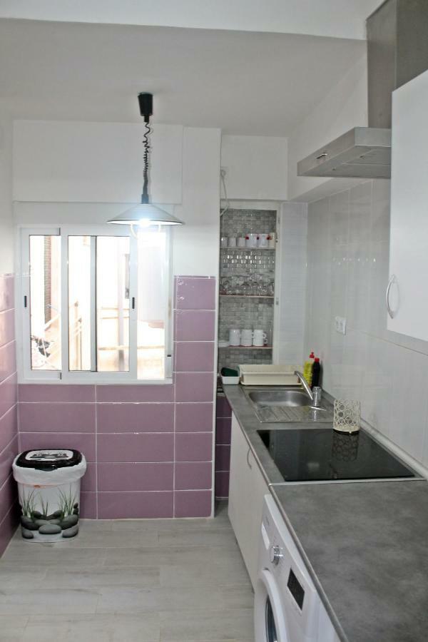 Habitacion Con Terraza En Аликанте Екстериор снимка